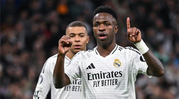 Vinicius Júnior celebra gol pelo Real Madrid na UEFA Champions League