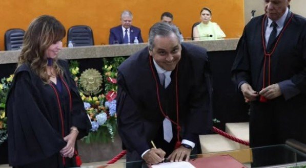José Paulo Cavalcanti Xavier Filho na cerimônia de posse como procurador-geral de Justiça (PGJ) do Ministério Público de Pernambuco (MPPE)