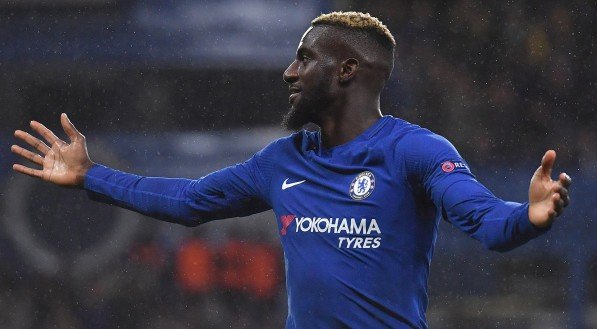 Tiemoué Bakayoko em ação pelo Chelsea