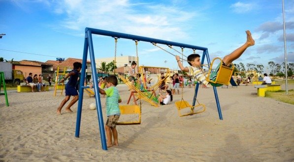 Imagem de crianças brincando