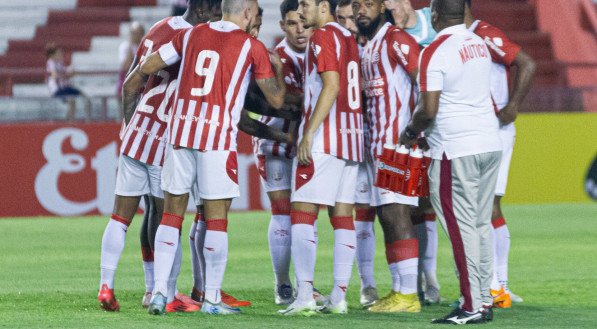 Elenco do Náutico antes de partida pelo Campeonato Pernambucano