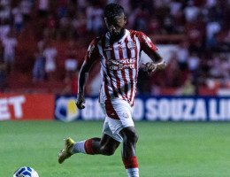 Luiz Paulo em ação no jogo entre Náutico x Maguary pela última rodada do Pernambucano