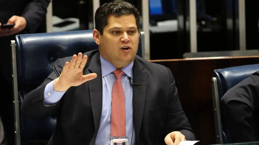 Davi Alcolumbre reagiu a comentário do deputado Gayer