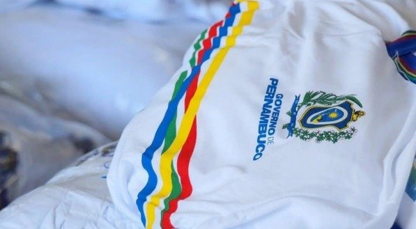 Fardamento da Rede Estadual de Ensino começa a ser distribuído para o ano letivo de 2025
