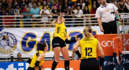 Dentil Praia Clube vence o EC Pinheiros nesta segunda-feira (03) em jogo válido pela 5ª rodada do returno da Superliga feminina de vôlei