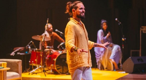 Fotos de Murilo Gun e do espetáculo