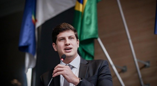 João Campos reforça compromisso com trabalho diante de críticas da oposição: "Vou fazer a minha parte"