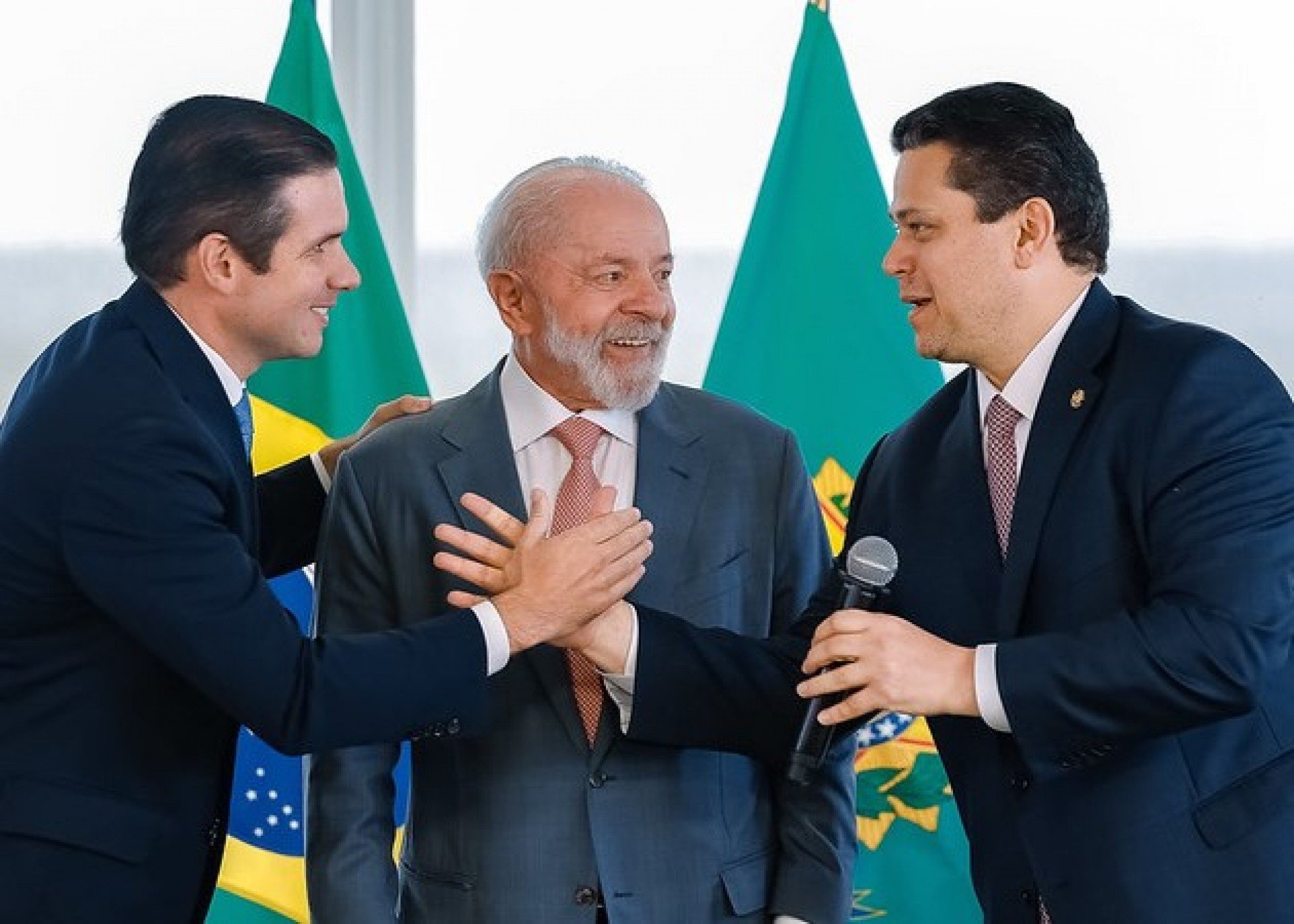Lula ocm os presidente do Senado Davi Alcolumbre e  da Câmara dos Deputados, Deputado Hugo Motta.