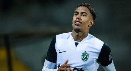 Revelado pelo Santos, Rwan teve uma rápida passagem pelo Vasco antes de se transferir para o futebol europeu