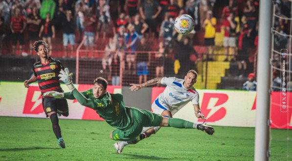 FIM DE TABU! O Fortaleza JAMAIS havia vencido o Sport na Ilha do Retiro e esse tabu foi quebrado após Moisés e Breno Lopes marcarem para o Leão cearense assumir de vez a liderança do grupo A da Copa do Nordeste derrubar os rubro negros para a quarta colocação. O duelo já tinha acontecido no [&amp;#8230;]