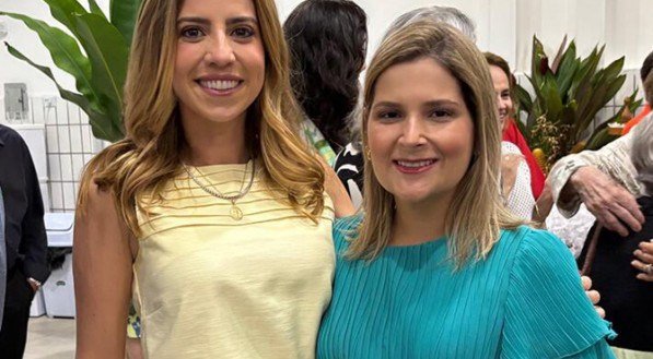 Bruna e Gabriela Farias, no aniversário da avó Geralda Farias