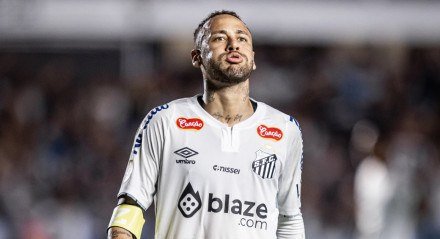 Neymar em jogo de reestreia pelo Santos