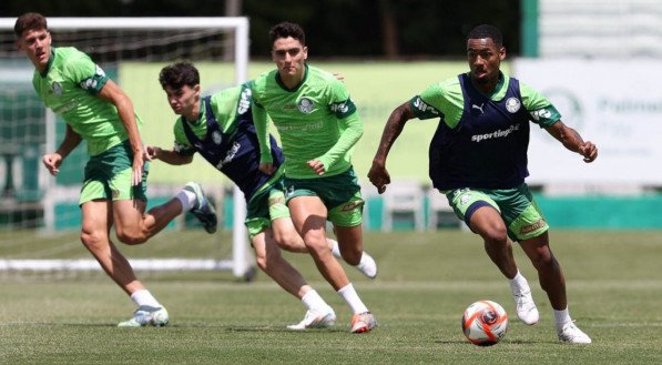 O volante Eduard Atuesta está próximo de acertar sua rescisão contratual com o Palmeiras para retornar a MLS, desta vez, em definitivo. O provável destino do colombiano é o Orlando City. De acordo com o Portal GE, o volante abriu mão de receber boa parte do que teria direito de acordo com o contrato que [&amp;#8230;]