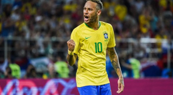 Neymar está de volta ao Santos após 12 anos fora do Brasil (Imagem: Alizada Studios | Shutterstock) 