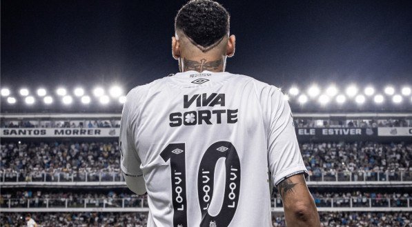 Camisa do Santos com número 10 nas costas