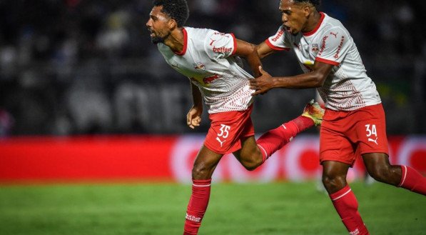 Braga vendeu o São Paulo e chegou à oito pontos no Estadual.