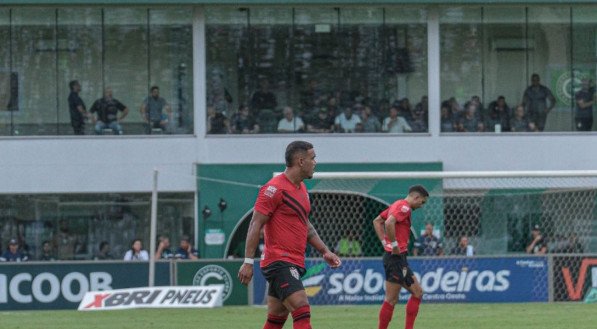 Com gol relâmpago no início do primeiro tempo e outro nos acréscimos da etapa final, o Dragão venceu o rival Goiás por 2x1, com gols de Pottker e Alejo