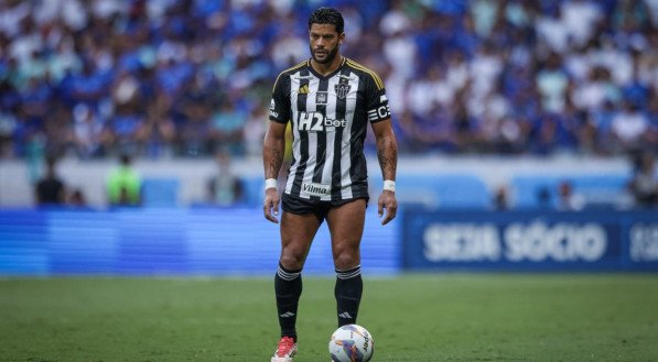 O atacante de 39 anos marcou 9 gols em 12 jogos contra o Cruzeiro, tornando o clube a maior vítima do camisa 7.