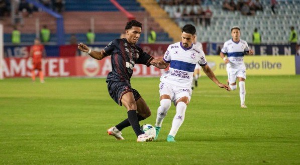 Duelo entre Defensor Sporting e Monagas