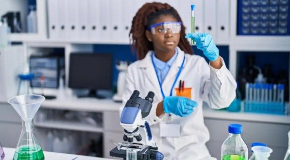 Houve queda de 48% na taxa de formação das mulheres em 2023
