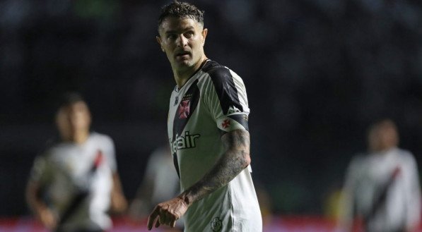 Em jogo truncado, Vasco busca melhora no segundo tempo mas finaliza com empate.