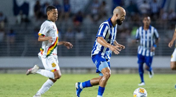 O CSA assumiu a segunda posição do grupo B, enquanto o Sampaio Corrêa amarga a lanterna do grupo, sem ter vencido nenhuma partida nesse início de competição.