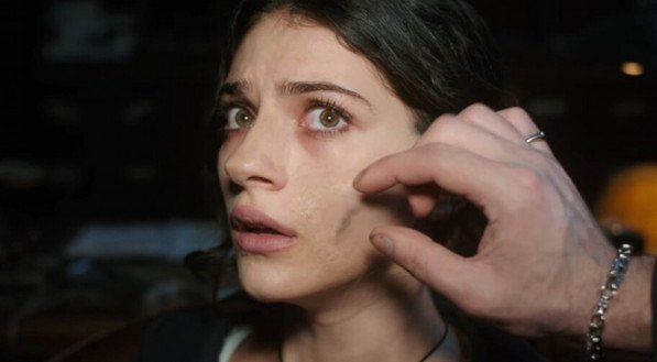 Na tarde desta quinta-feira (12), a Sony Pictures revelou um novo trailer do filme Until Dawn: Noite de Terror. O longa-metragem, que adapta o jogo de mesmo nome da Sony Computer Entertainment, lançado 2015. O longa foi anunciado durante a CES 2025 e ganhou mais um trailer, que dessa vez revela um enredo com novos personagens e uma [&amp;#8230;]