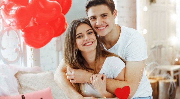 O Valentine's Day é um dos períodos ideias para realizar rituais de amor (Imagem: JJ-stockstudio | Shutterstock) 