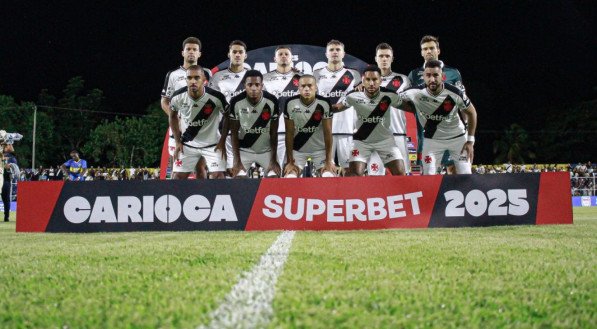 Vasco corre risco de não se classificar para a semifinal do Carioca, apesar de ocupar a quarta posição. A equipe ainda não garantiu sua vaga e dependerá dos resultados contra Botafogo e Flamengo nas últimas rodadas.