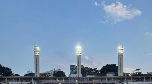 Em jogo movimentado, Portuguesa e Corinthians ficaram no empate por 2 a 2 na noite deste sábado (15), no Pacaembu, pelo Campeonato Paulista. Jajá e Maceió marcaram pela Portuguesa, enquanto Matheus Bidu e Talles Magno balançaram as redes pelo Corinthians. PRIMEIRO TEMPO Na etapa inicial, a Portuguesa é quem comandou as ações. O Corinthians, com [&amp;#8230;]