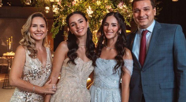Marina Pacifico e Felipe Rabelo, na festa de 15 anos das filhas Liana e Bianca