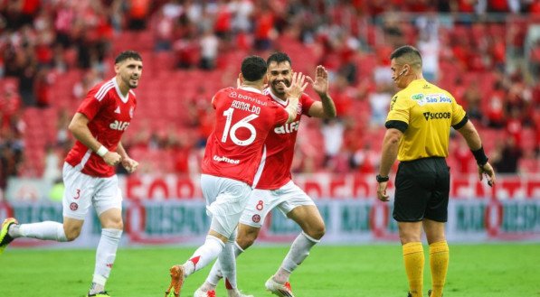 O Inter não encontrou dificuldades, venceu o Monsoon por 2 x 0 e enfrenta o Caxias na semifinal do Gauchão