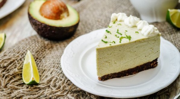 Cheesecake de abacate (Imagem: Nataliya Arzamasova | Shutterstock) 