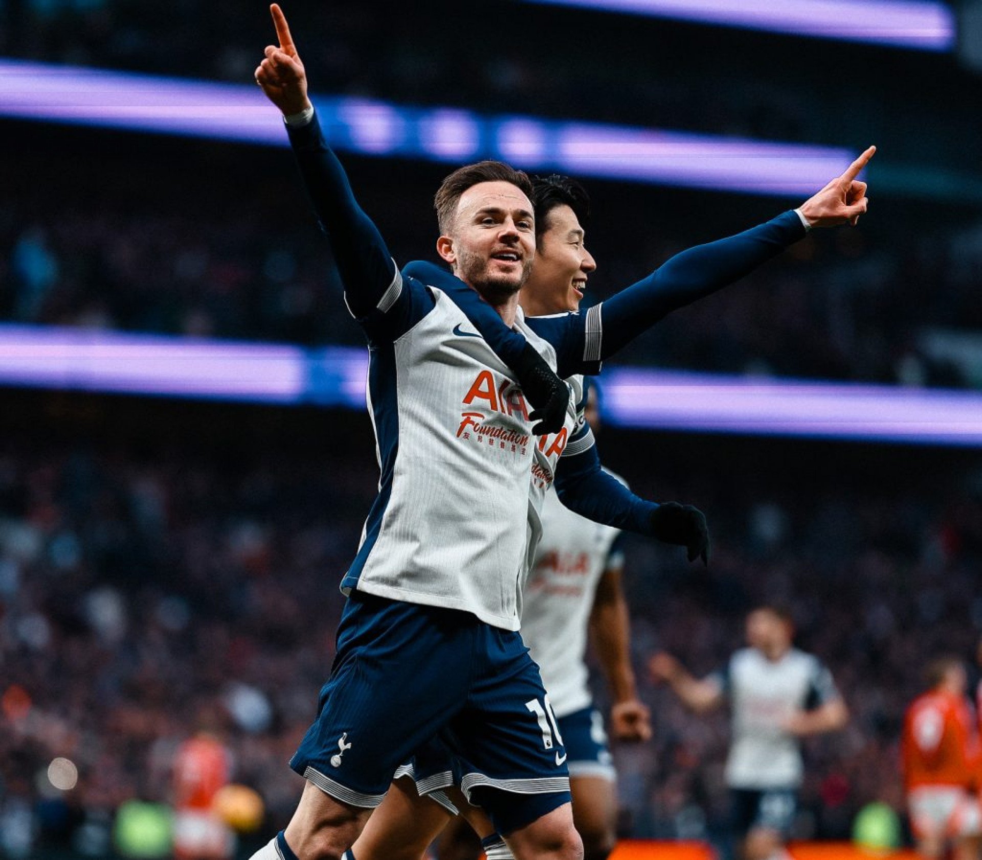 Tottenham vence o Manchester United e respira na Premier League  