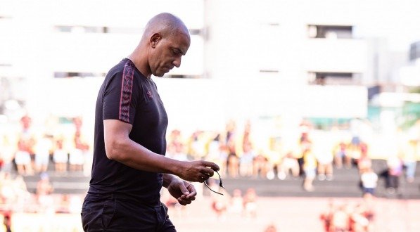 Pepa, t&eacute;cnico do Sport, chega pressionado para jogo contra o Moto Club pela Copa do Nordeste