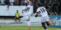 Matheus Melo celebra gol do Santa Cruz contra o Central