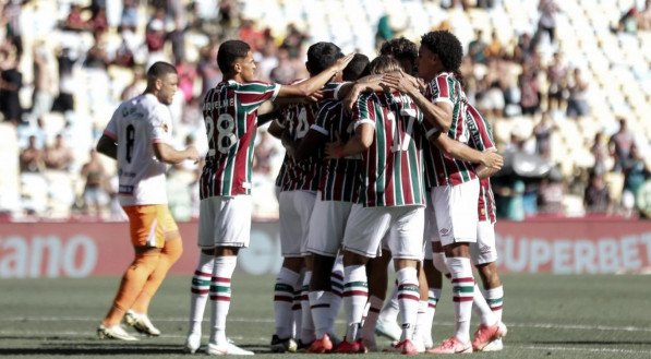 Após vencer o Nova Iguaçu por 2 a 0, o Fluminense se aproximou de uma vaga para as semifinais do Campeonato Carioca. O tricolor depende de um tropeço do Vasco ou Madureira para se classificar, ou ganhar por um saldo maior que o rival cruzmaltino