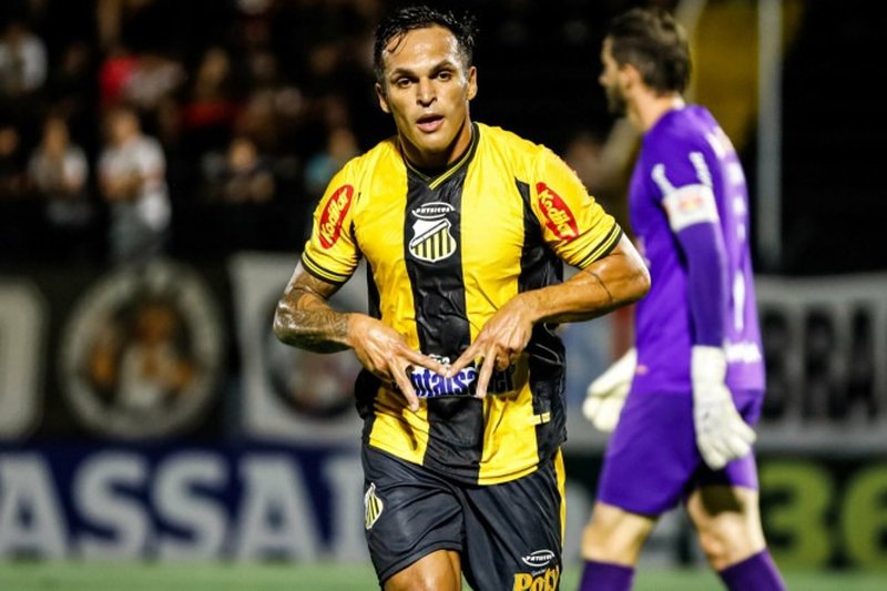 Robson, atacante do Novorizontino