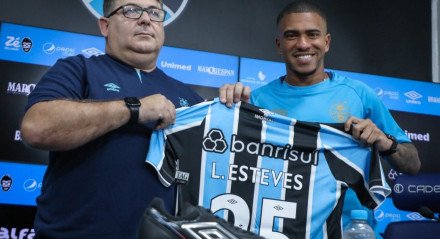 O novo camisa 25 do Grêmio foi apresentado nesta terça (18) e comentou sobre o imbróglio que viveu pela sua transferência ao clube gaúcho.