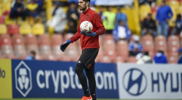 Goleiro argentino é destaque do Flamengo com marca histórica de invencibilidade pelo campeonato estadual e chama atenção