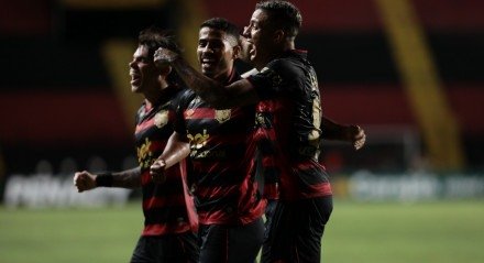 O Sport venceu o Moto Club por 5 x 0 na Ilha do Retiro, jogo válido pela 4ª rodada da Copa do Nordeste.