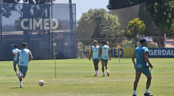 Em meio a incerteza se sai ou fica no Cruzeiro, Matheus Pereira treina normalmente nesta quarta-feira (19)