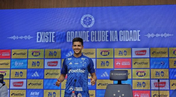 Cruzeiro apresenta Gamarra que se diz honrado de vestir o manto Celeste