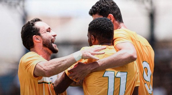 Com gols de Wallace Tarta, Joãozinho e Douglas, Jacaré venceu no Olímpico e carimbou vaga na semifinal 