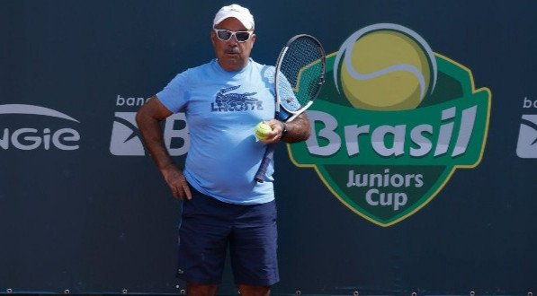 Técnico que levou Guga ao topo está no Brasil Juniors Cup, grande torneio juvenil