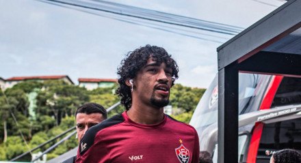 O atacante saiu aos quatro minutos, na partida diante do Fortaleza, em que o Vitória venceu de virada, válido pela 4ª rodada da Copa do Nordeste.