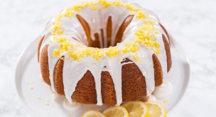 Bolo de limão (Imagem: Arina P Habich | Shutterstock)