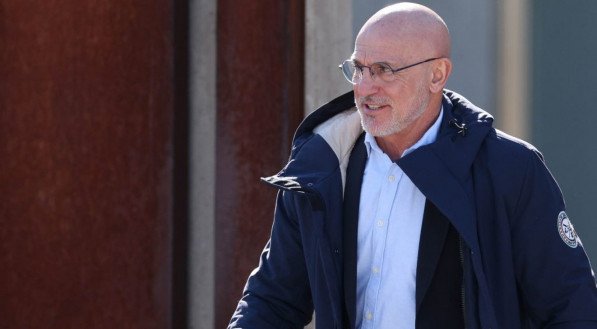 Justiça espanhola considera Luis Rubiales culpado por beijo forçado em Jenni Hermoso