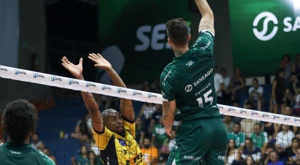 Praia Clube e Saneago Goiás encerram a 6ª rodada do returno da Superliga masculina de vôlei nesta segunda-feira (24) em jogo isolado do dia