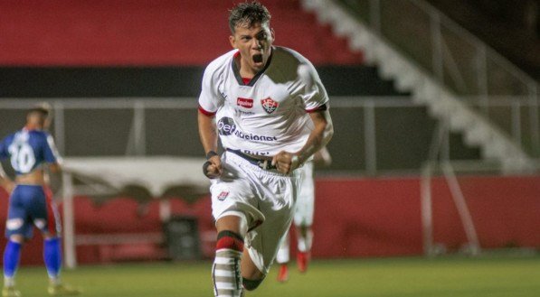 Com o Noroeste não passando para as quartas de final do Campeonato Paulista, o meio campista Dudu Miraíma, promessa da base do Vitória, retorna ao clube após empréstimo.